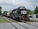 NS 5619 barely clears Woodrow Ave.